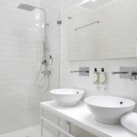 Bed & Breakfast Comfort Charming Cedofeita 2*