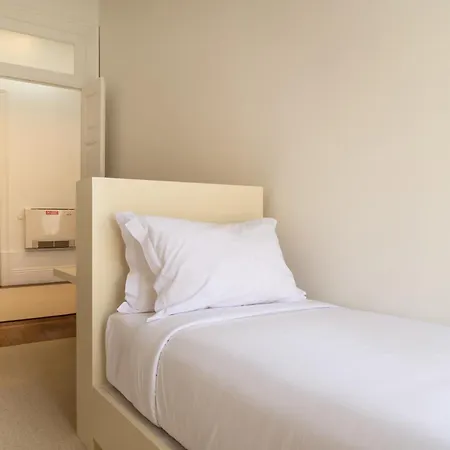 Oporto Comfort Charming Cedofeita Bed & Breakfast